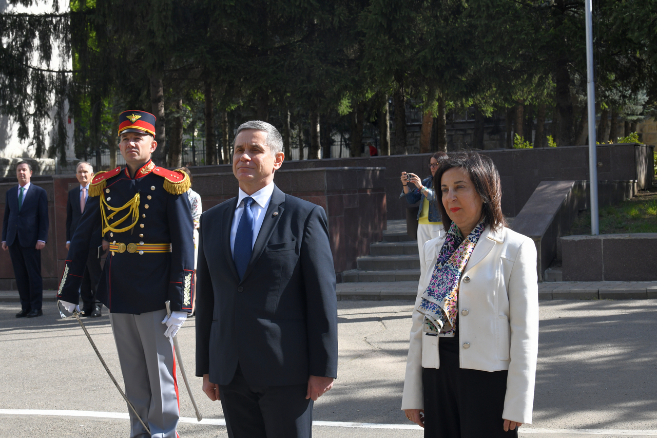 foto2_ministra.png