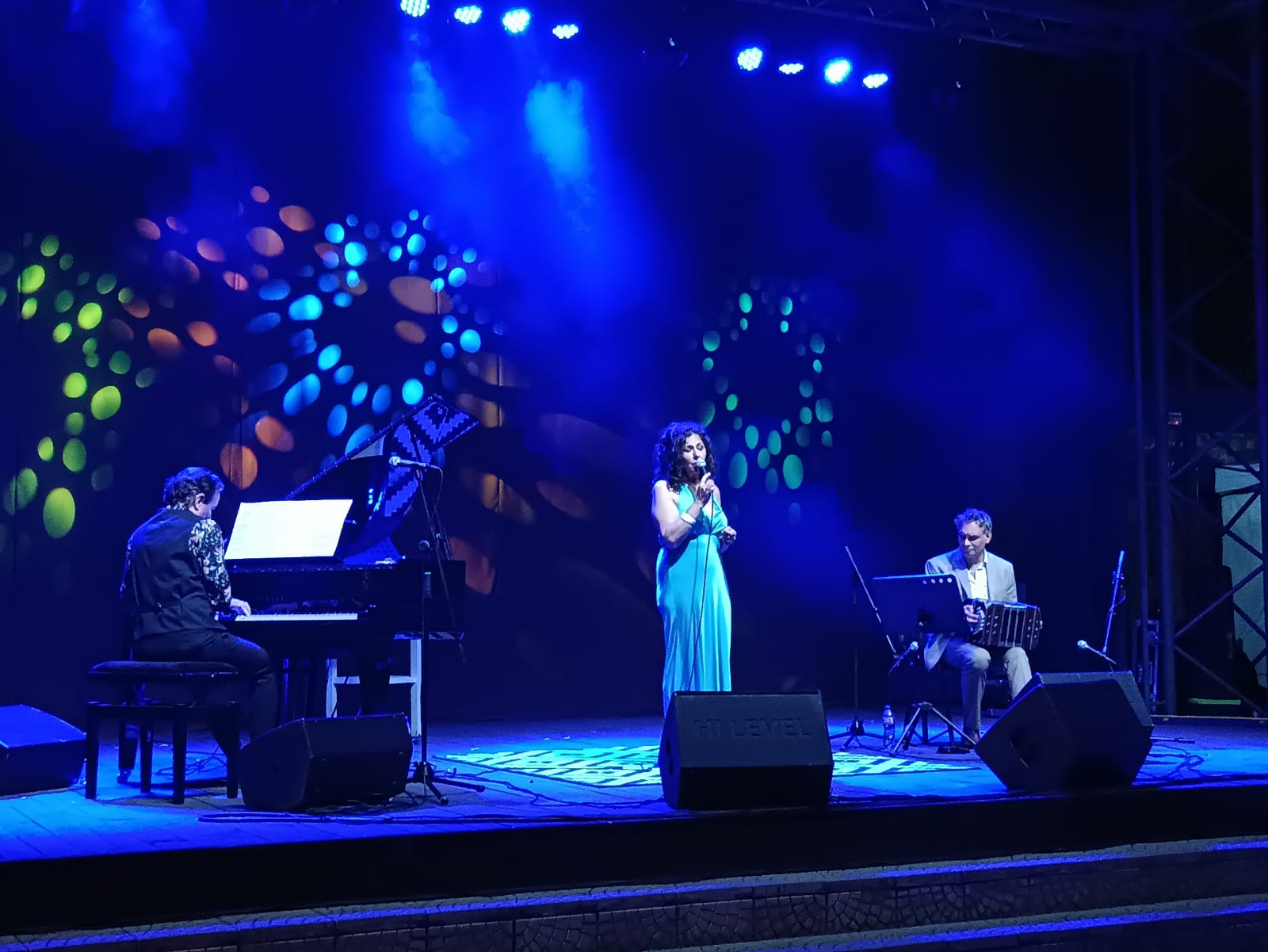 Trio tango.jpg